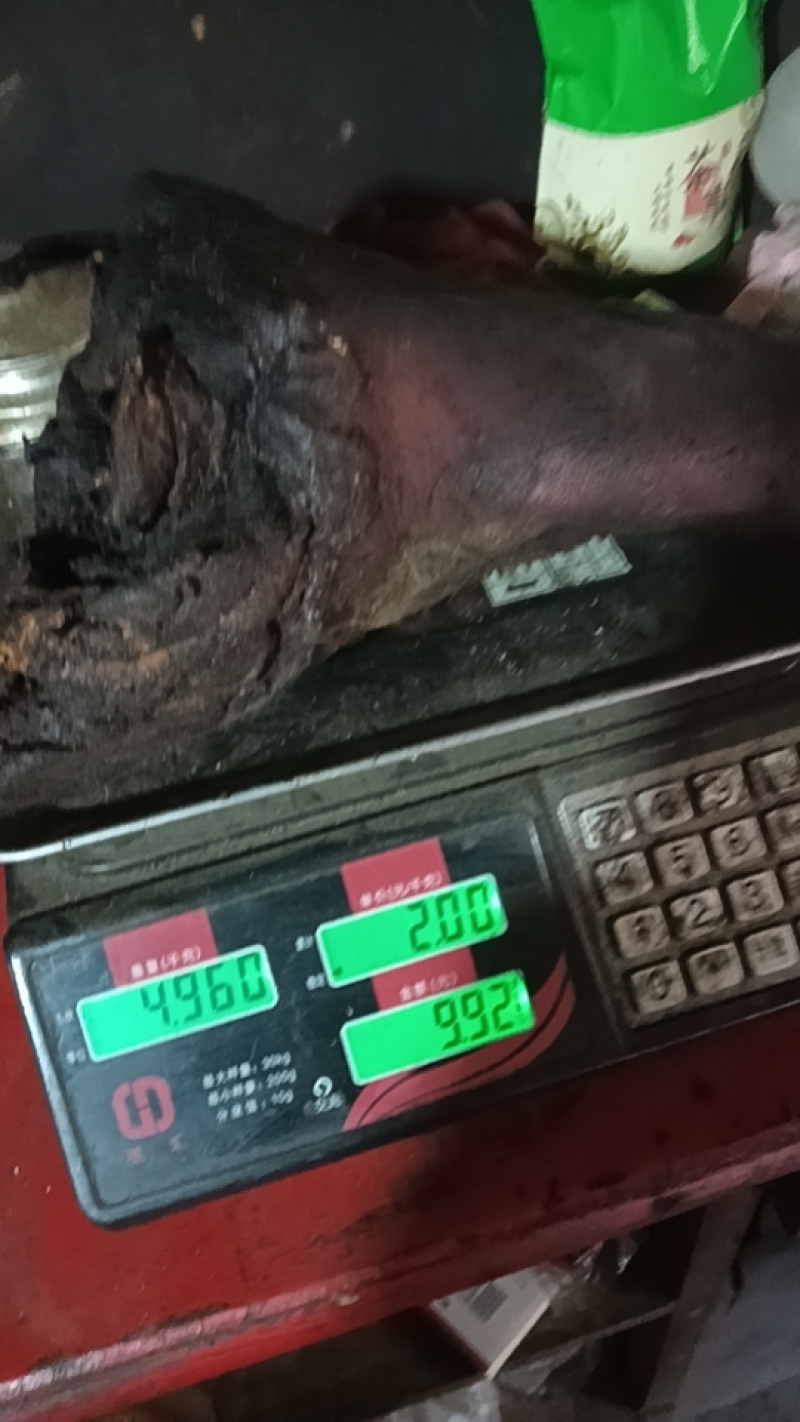 镇巴大山区农家自养纯粮烟熏腊肉
