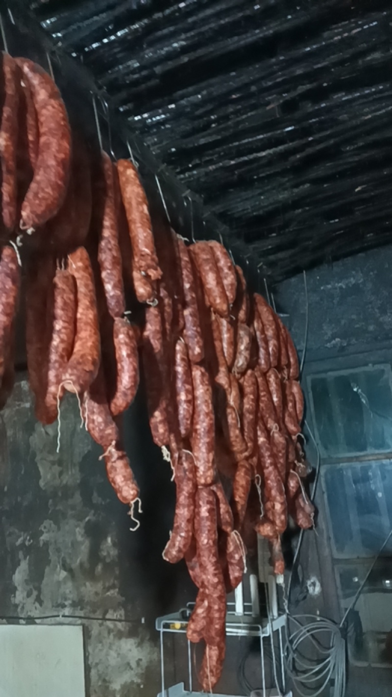 镇巴大山区纯粮熟食柴火烟熏腊肉
