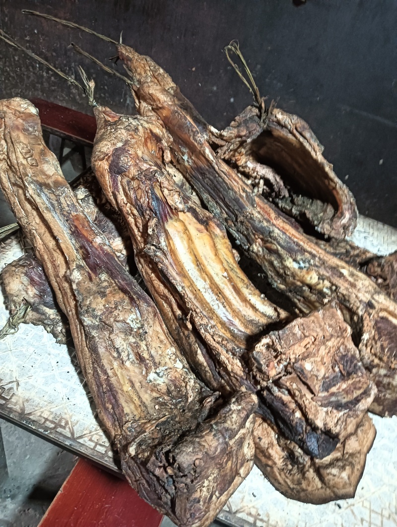 镇巴大山区纯粮熟食柴火烟熏腊肉