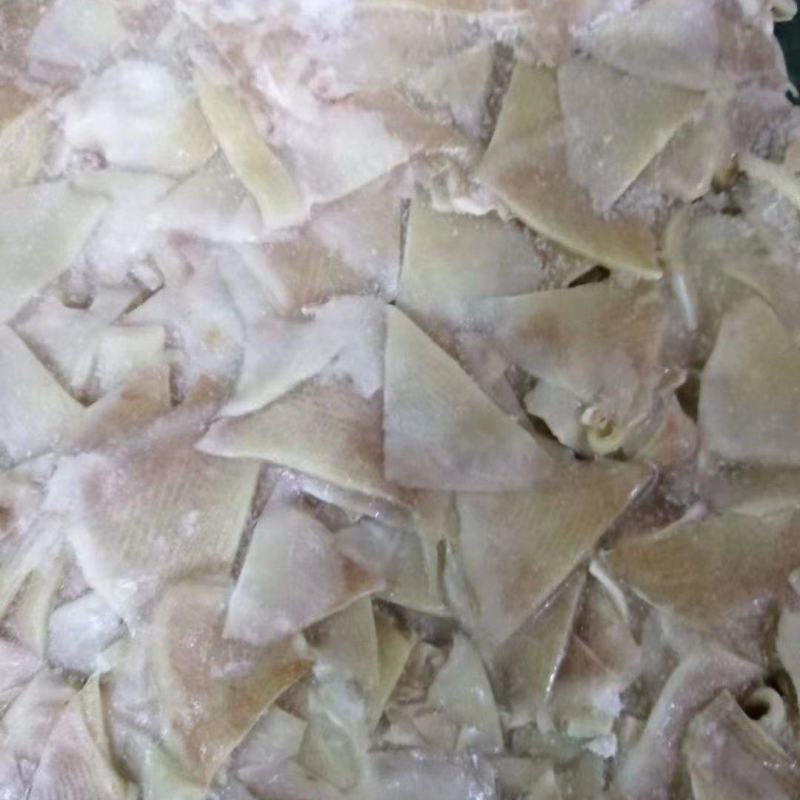 船冻真鱿阿尤耳块条，不泡药水的，原汁原味！口感脆！食堂饭