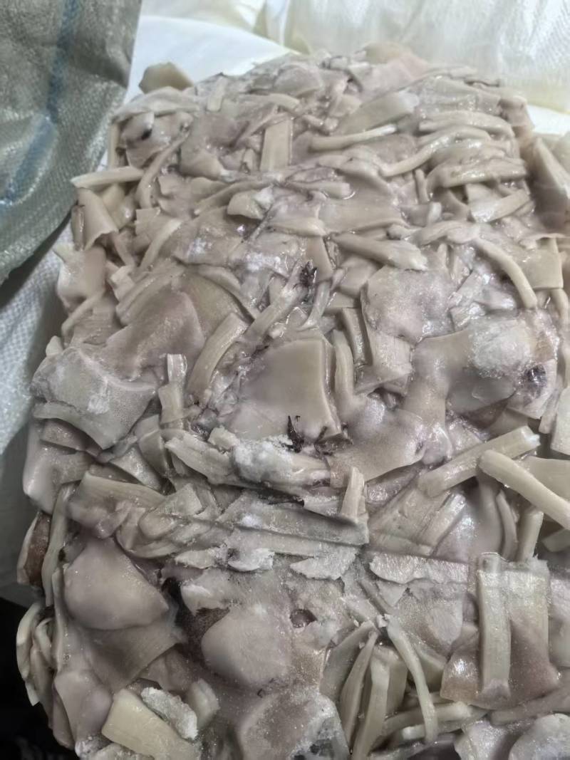 船冻真鱿阿尤耳块条，不泡药水的，原汁原味！口感脆！食堂饭