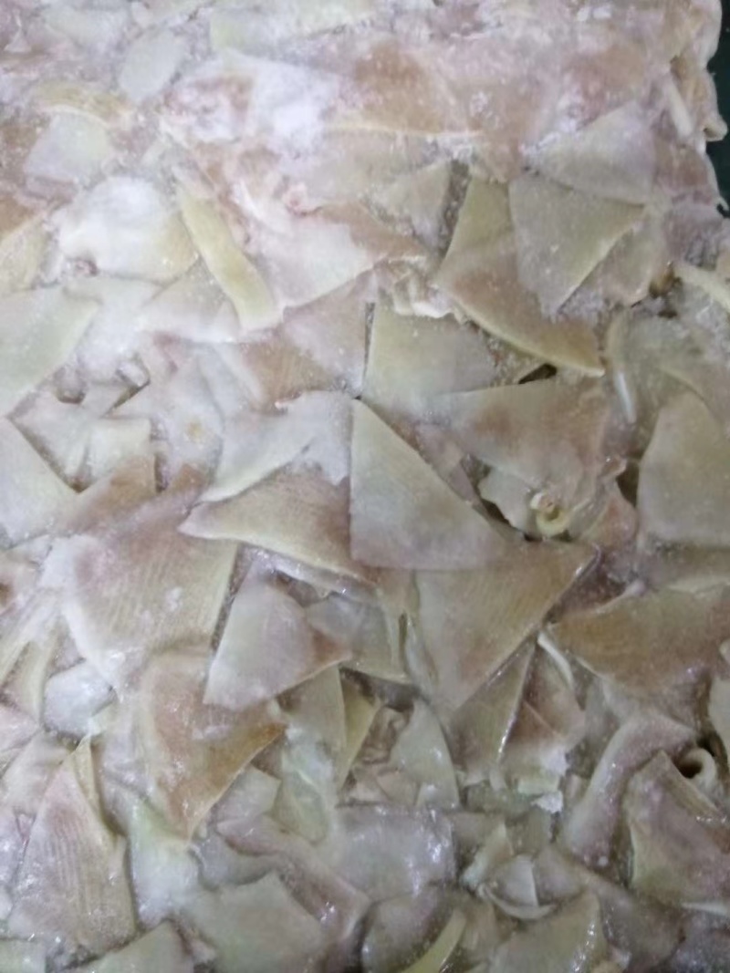船冻真鱿阿尤耳块条，不泡药水的，原汁原味！口感脆！食堂饭