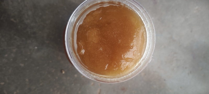 蜂蜜自养的百花蜜***。浓度高的土蜂蜜。
