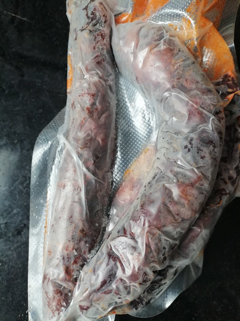 本人专营腊肉腊肠这只是少量的一部，有需要的联系
