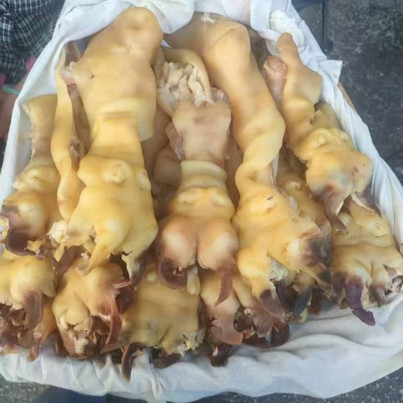 水褪鲜牛脚