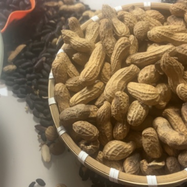 我们这里的富硒黑花生炒货，有哪位朋友想品尝了可以下单了