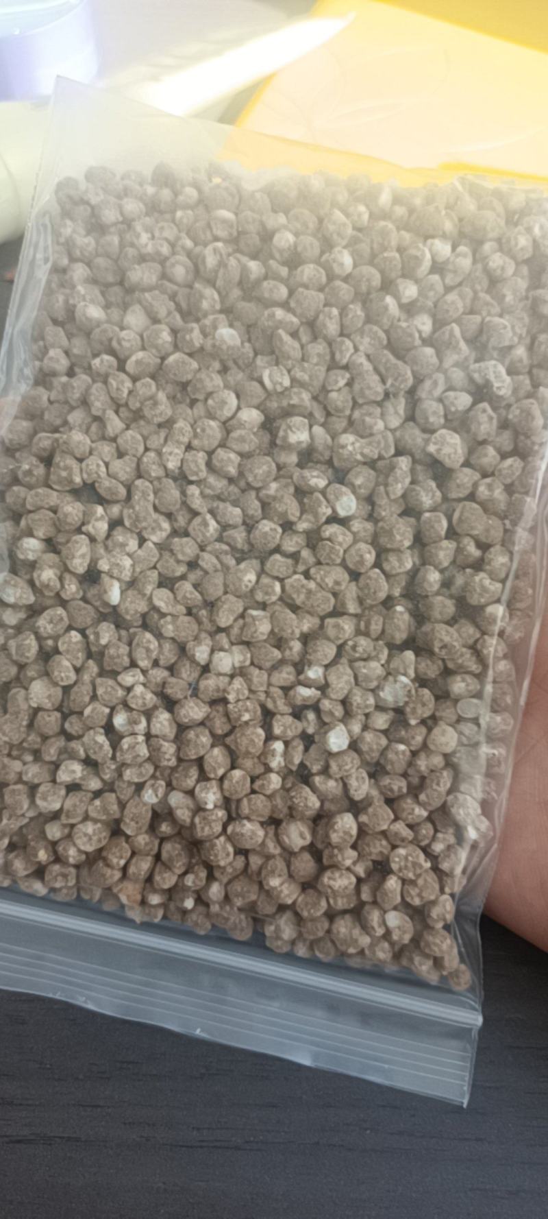 硝酸钾钙镁，用于膨果期，硫酸钾复合肥用于植物生长期