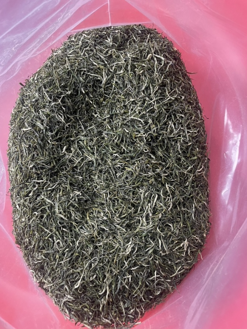 高山烘焙绿茶，人工采摘