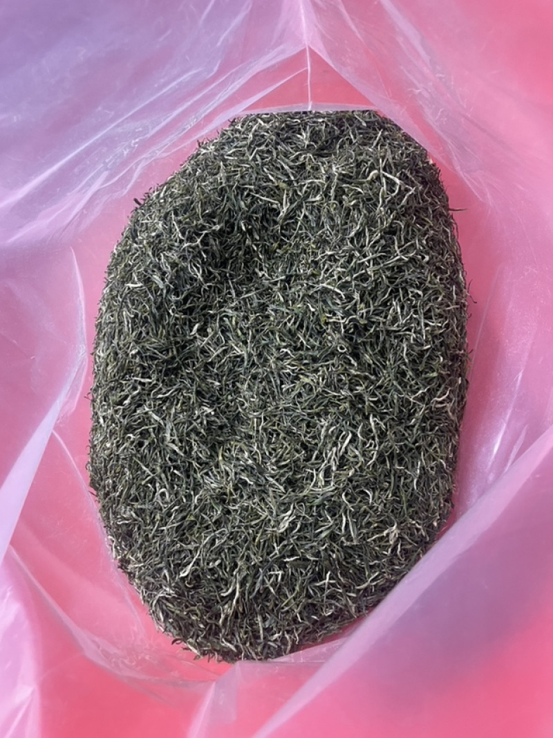 高山烘焙绿茶，人工采摘