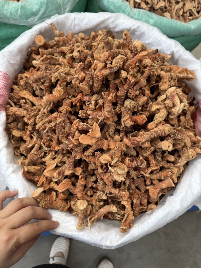 良姜个，过筛干净，颜色红