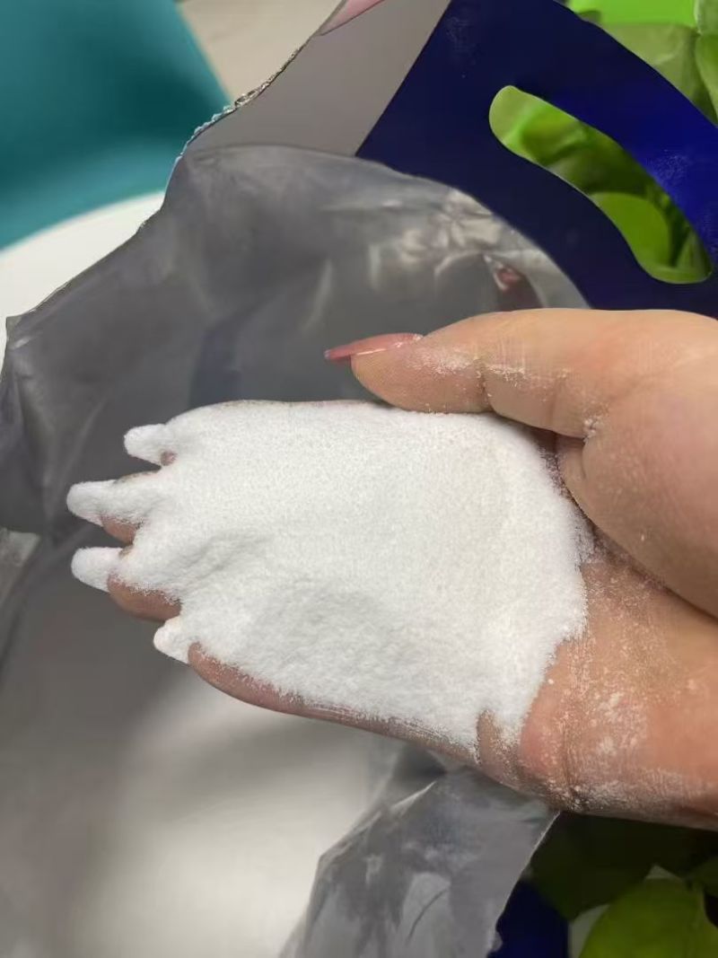 平衡水溶肥有多肽，多糖，在补充氮磷钾同时，还能促进根系生长