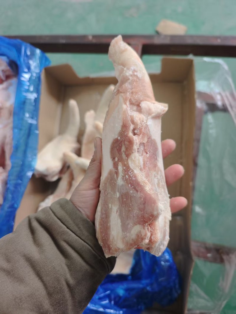猪尾3237带根短尾实拍颜色新鲜，瘦肉率高，价格**划算