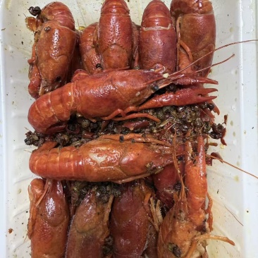 麻辣小龙虾5钱，单盒净重650克，一箱10盒
