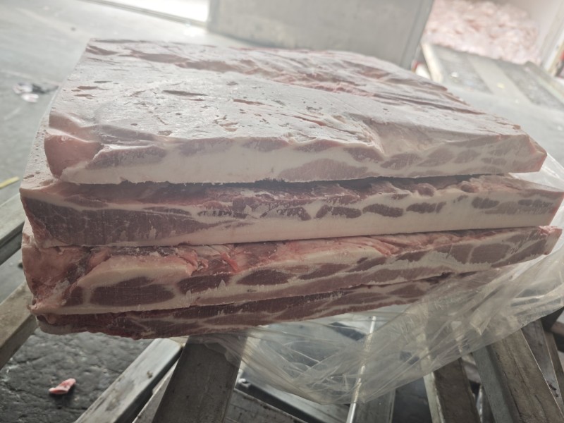修边中方去皮五花