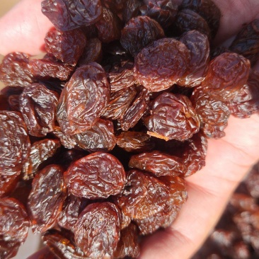 阳光玫瑰红葡萄干有两种阳光玫瑰红葡萄干一种是不带籽