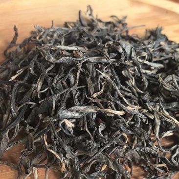 云南勐海布朗山乔木普洱生茶