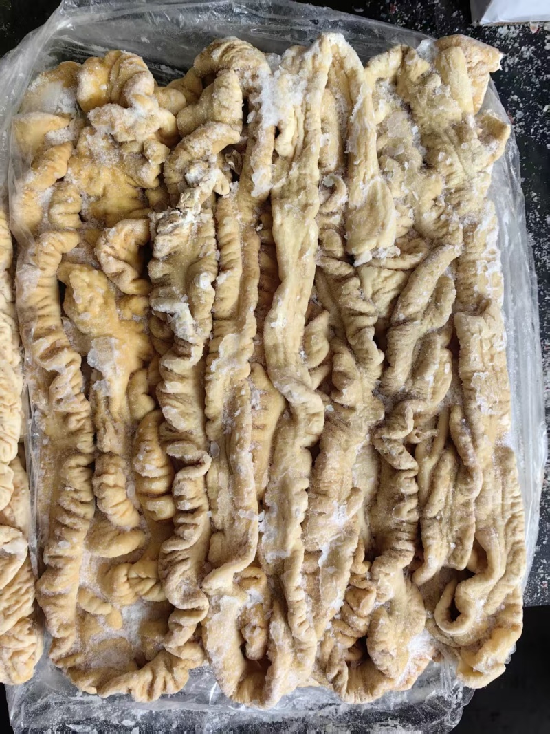 大肠一箱2板20斤，猪大肠，猪肠月产量150吨，