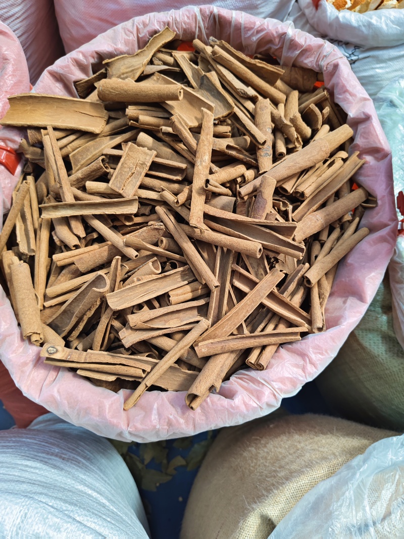 桂皮广西桂皮烟桂去皮黄通产地直销量大从优