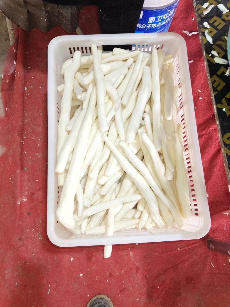 大量有去皮山药段