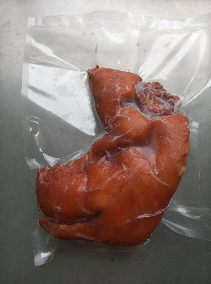 去骨全熟酱卤猪头肉源头厂家批发品质保障，现卤现货速发