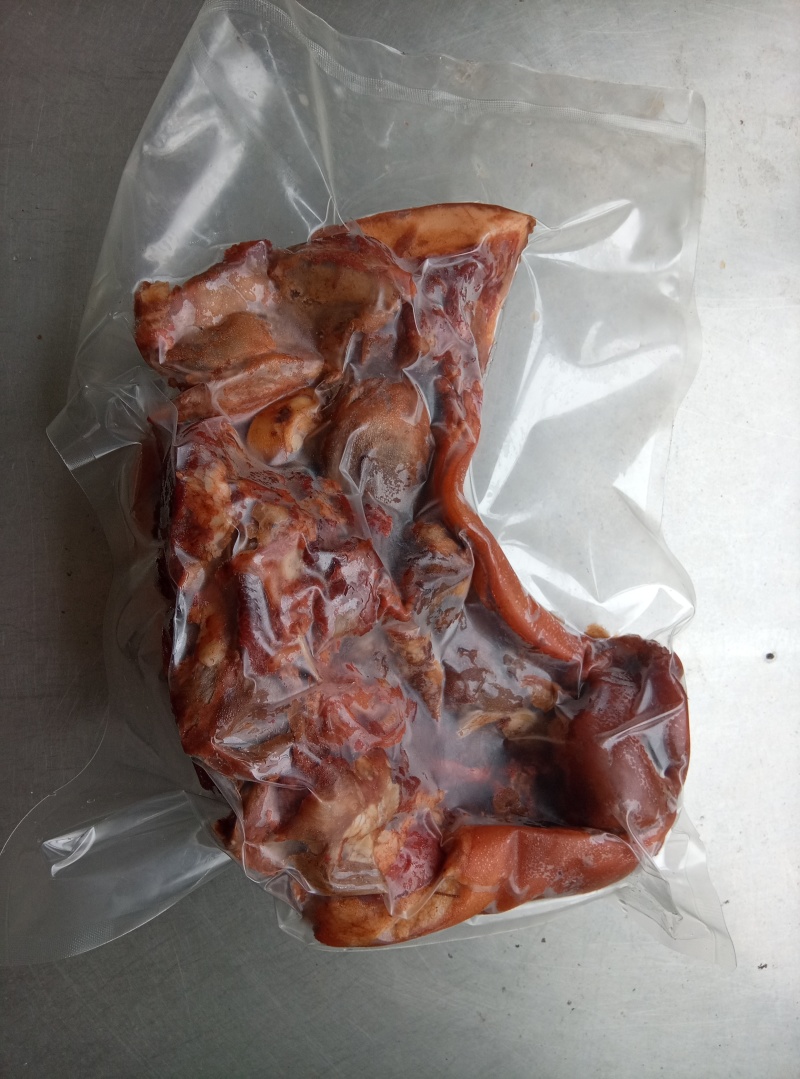 去骨头全熟卤猪头肉源头厂家批发直销，现卤现货速发