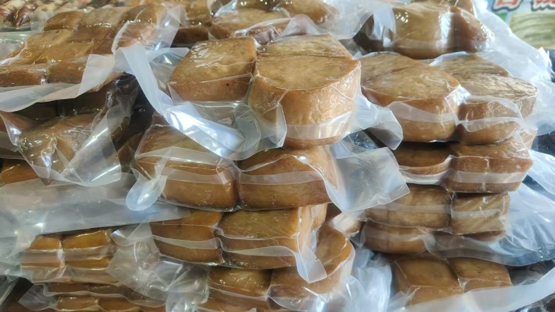 宣威土特产盐肉水豆腐，纯手工制作，无任何添加剂，厂家直销
