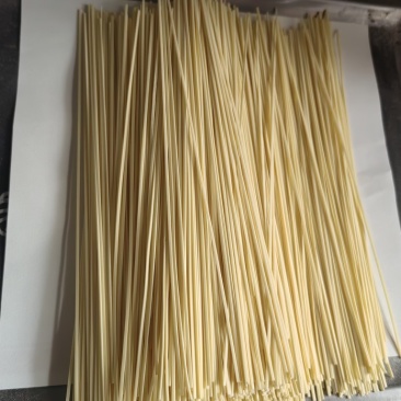 鸡蛋面挂面面条，厂家直发，大量有货，欢迎各位老板咨询采