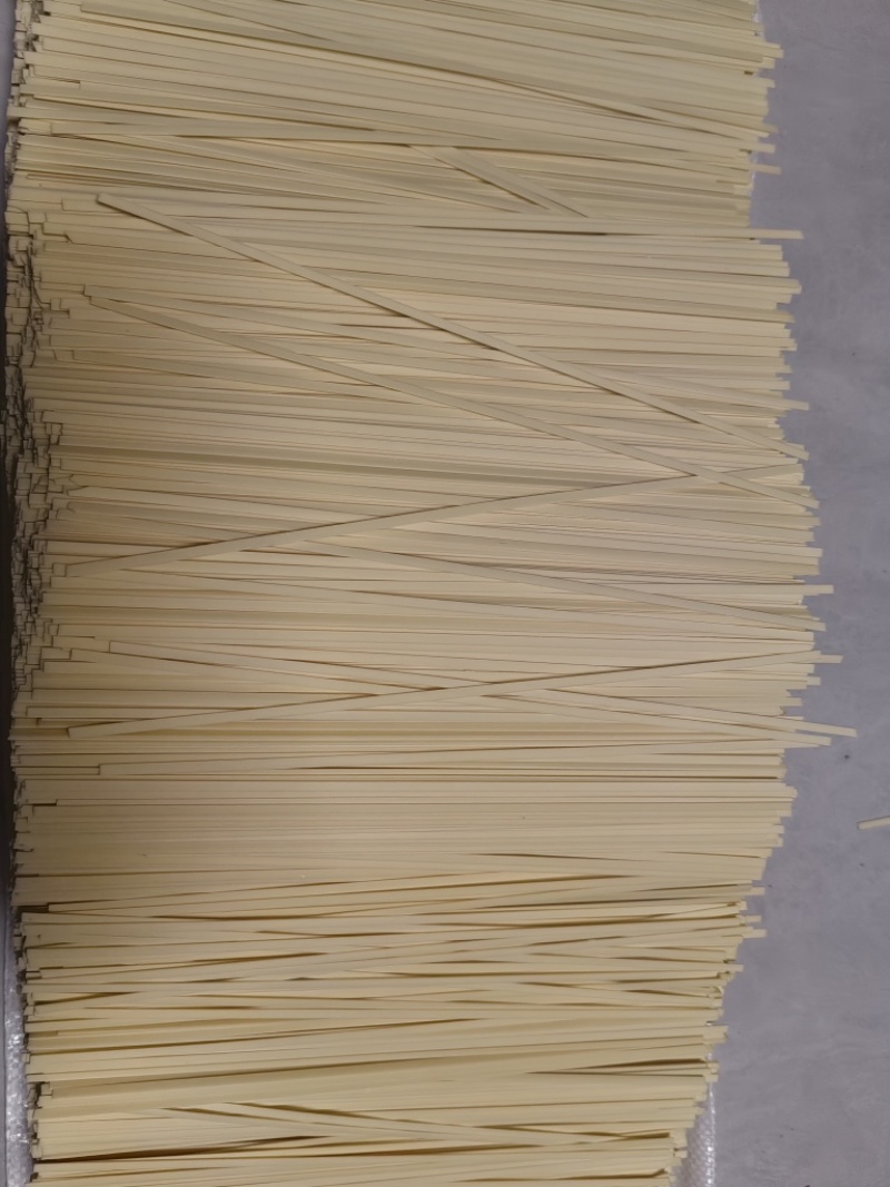 鸡蛋面挂面面条，厂家直发，大量有货，欢迎各位老板咨询采