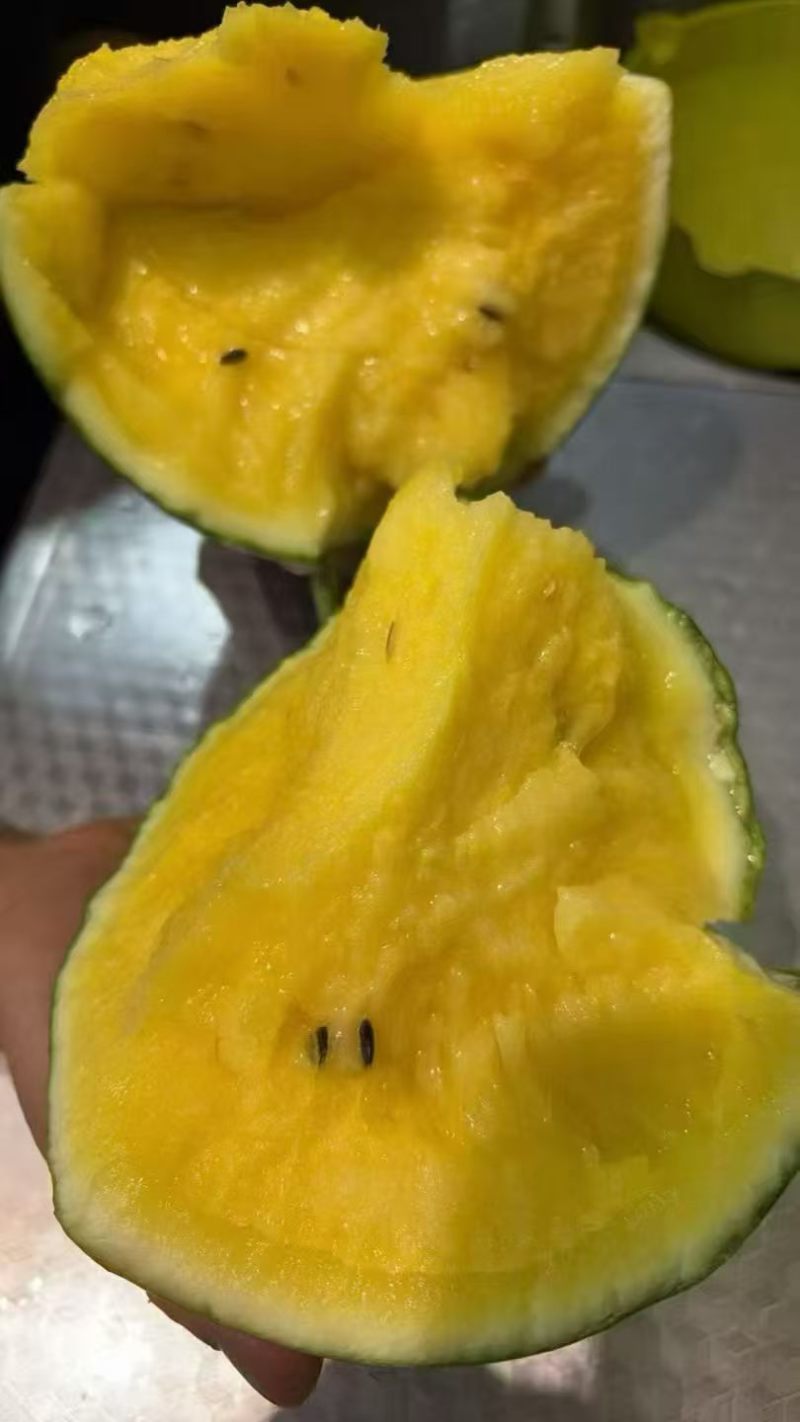 特小凤西瓜大量供应品质优新鲜欢迎咨询来电可视频看货