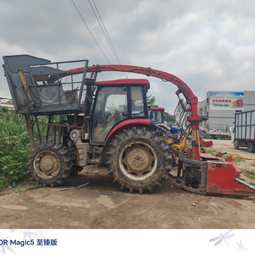 东方红1404拖拉机，森睿青贮割台