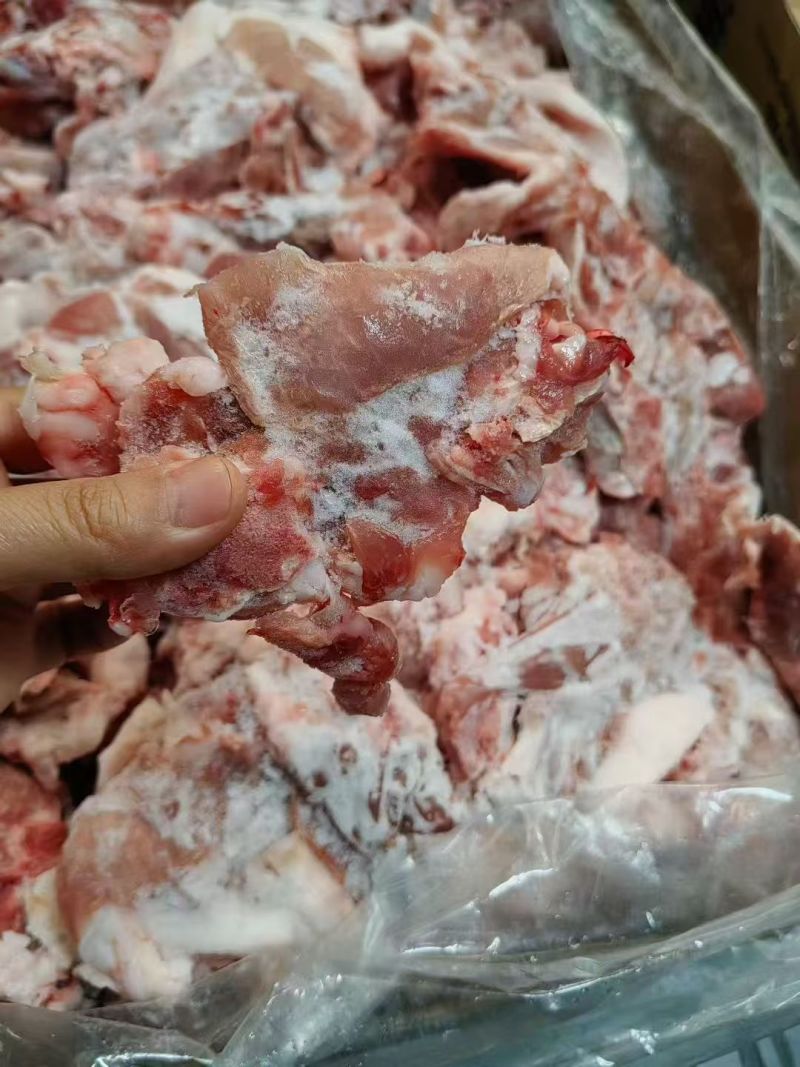 多肉碎骨，排骨粒，自助餐工地性价比高，猪排骨