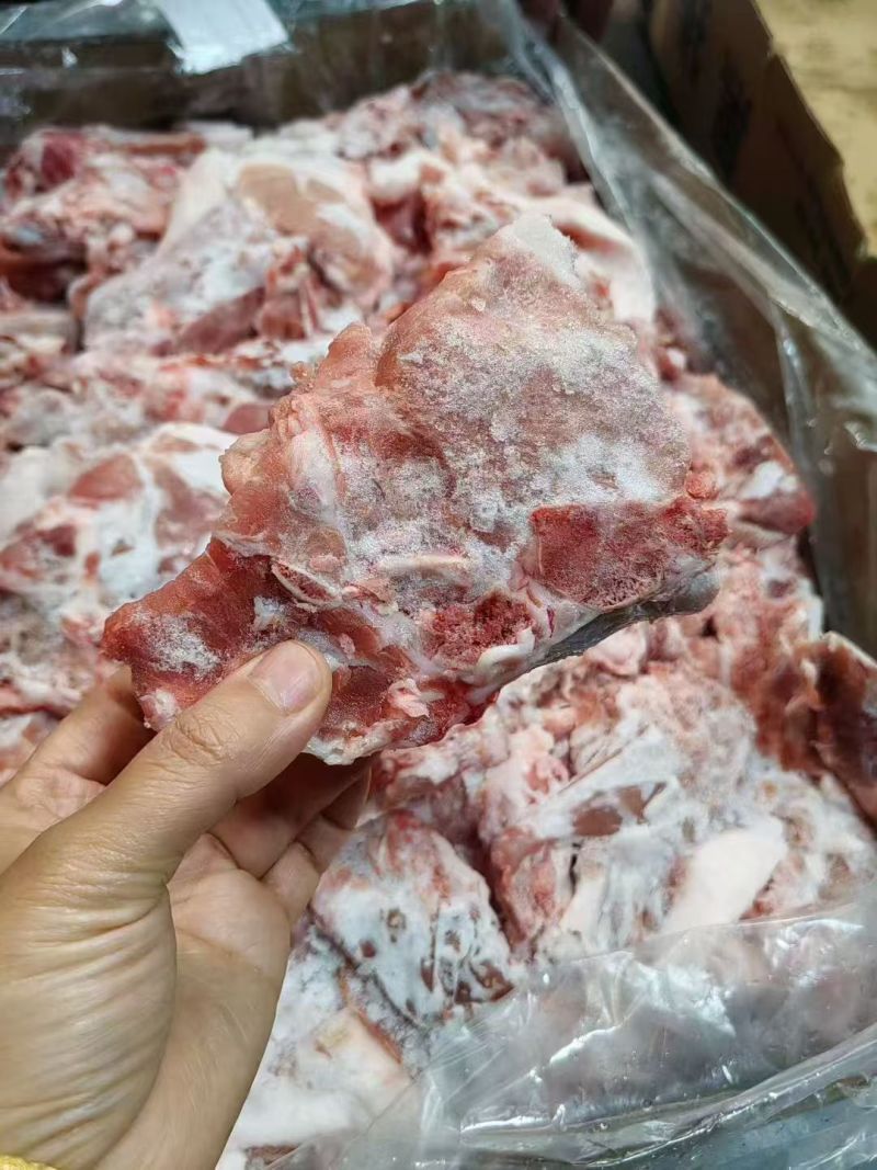 多肉碎骨，排骨粒，自助餐工地性价比高，猪排骨