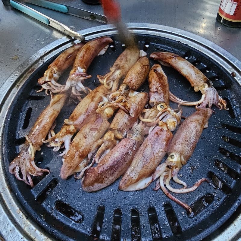 母管鱿鱼，每个小管里面都有膏，一盒4/6个