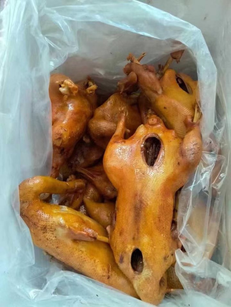 卤鹅重庆荣昌卤鹅全熟五香卤鹅荣昌卤鹅熟鹅