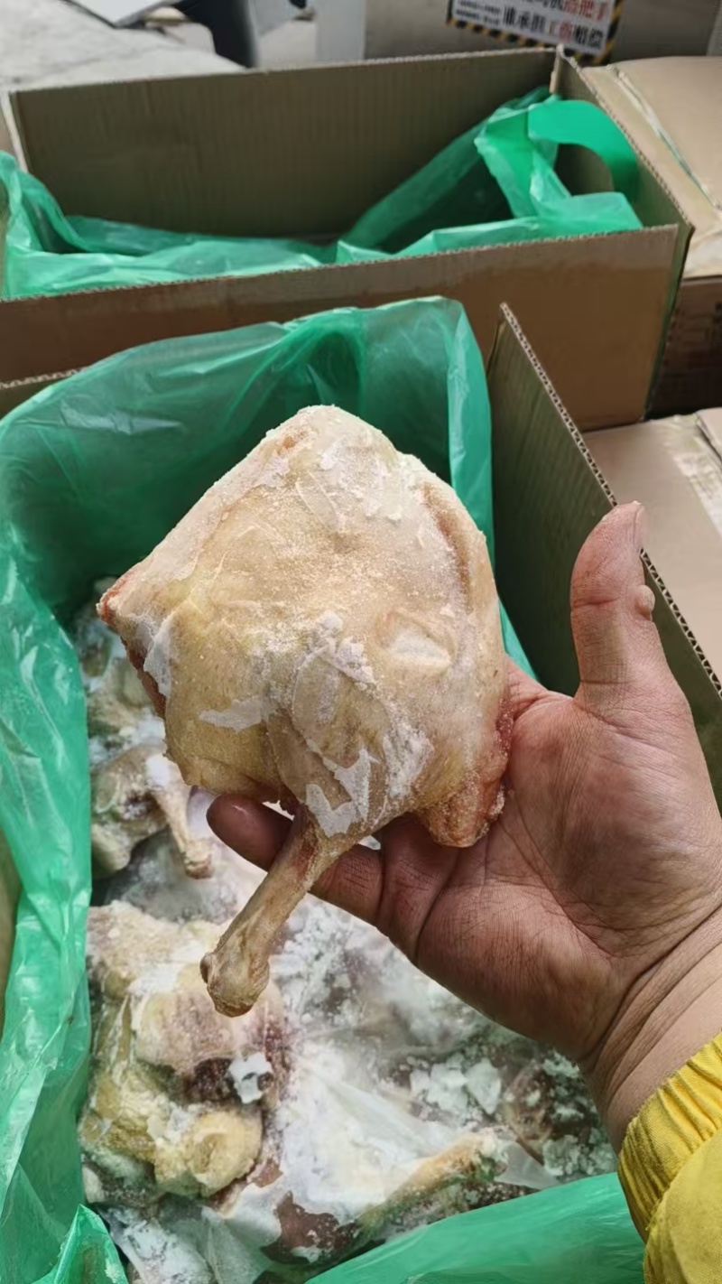 六和鸭边腿