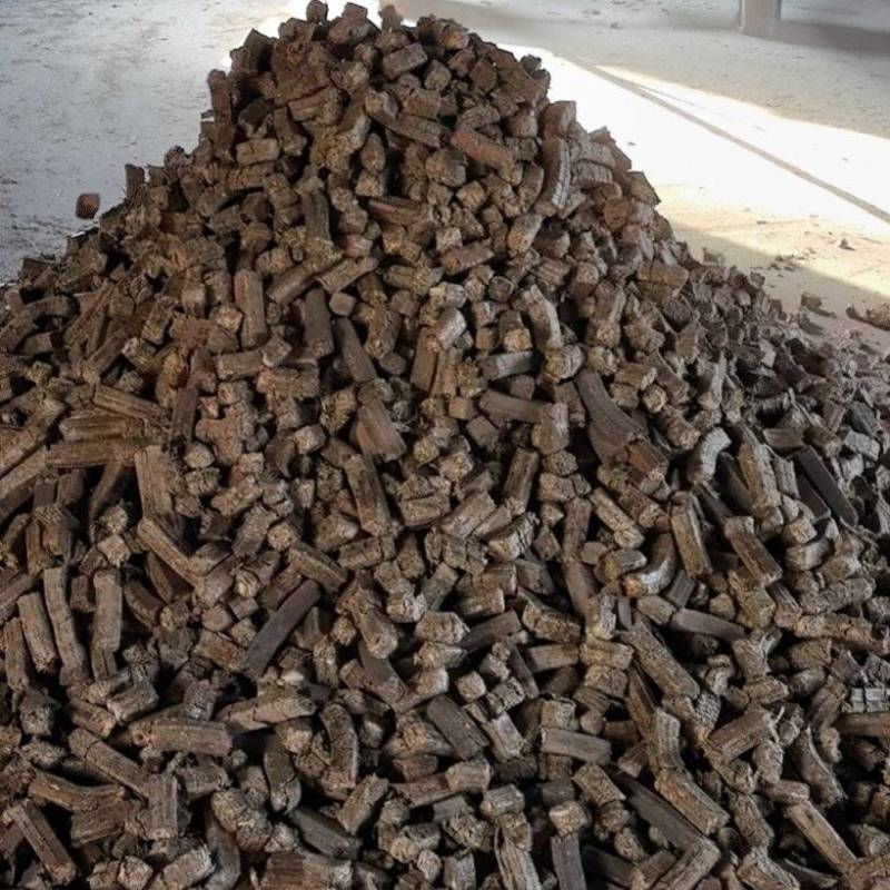 玉米秸秆压块，燃料颗粒热值4000，草球过筛除尘去土