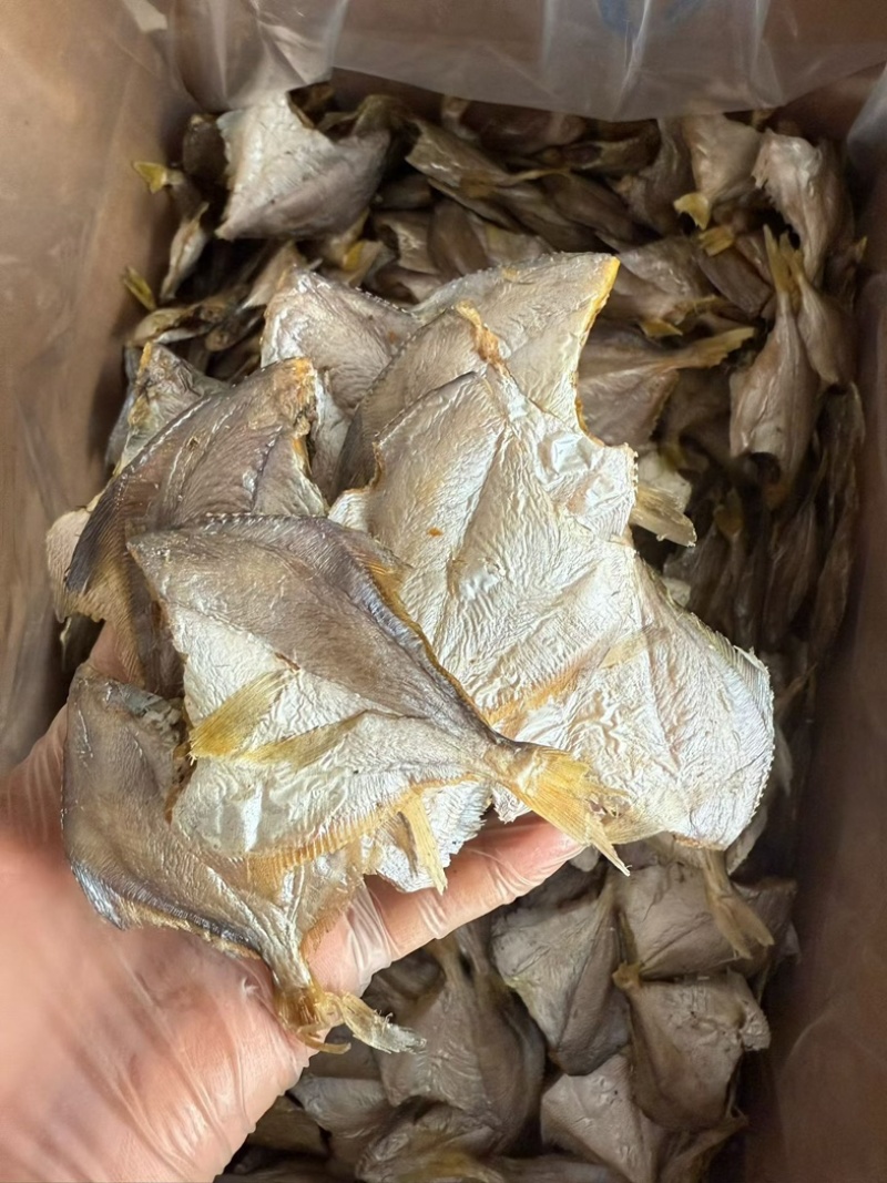 鲳鱼酥，特别香，酥脆可口