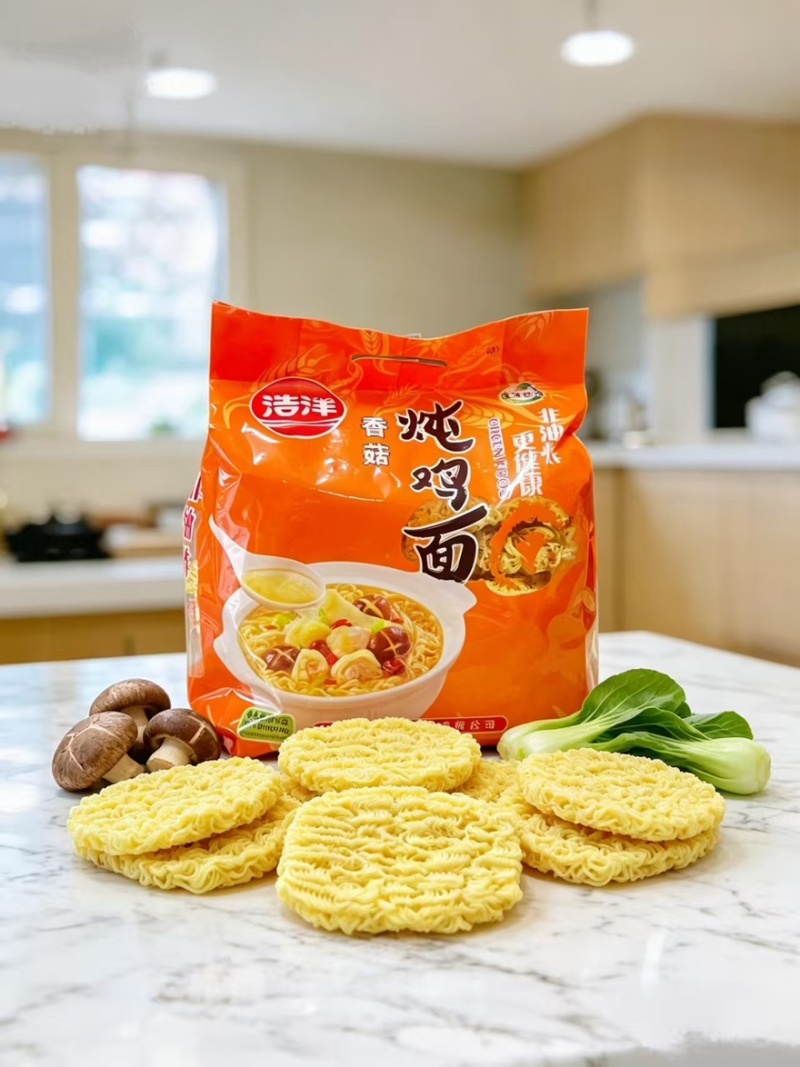 精品香菇炖鸡面产地一手货源全国发货量大价优