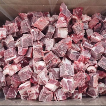母猪排骨粒带肉多新鲜。价格实在，一手货源