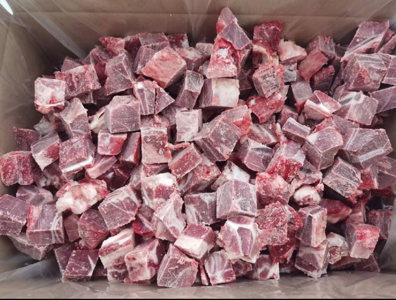 母猪排骨粒带肉多新鲜。价格实在，一手货源