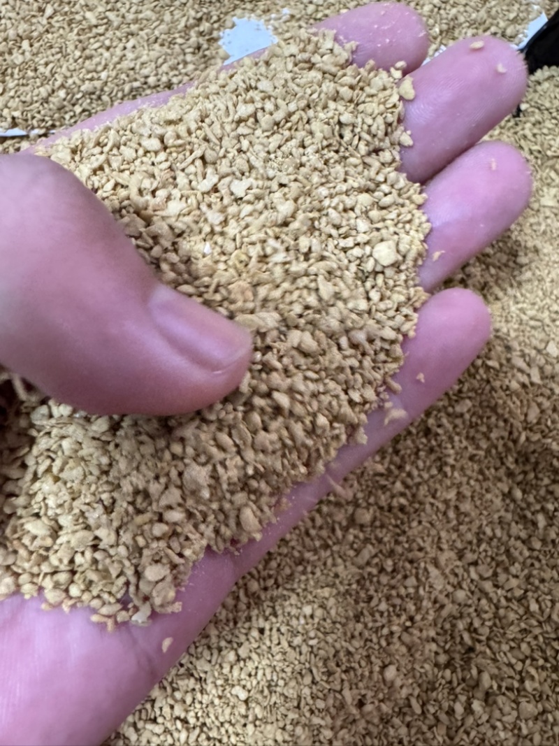 中储粮一级豆粕蛋白43个左右，去皮检测高达46%