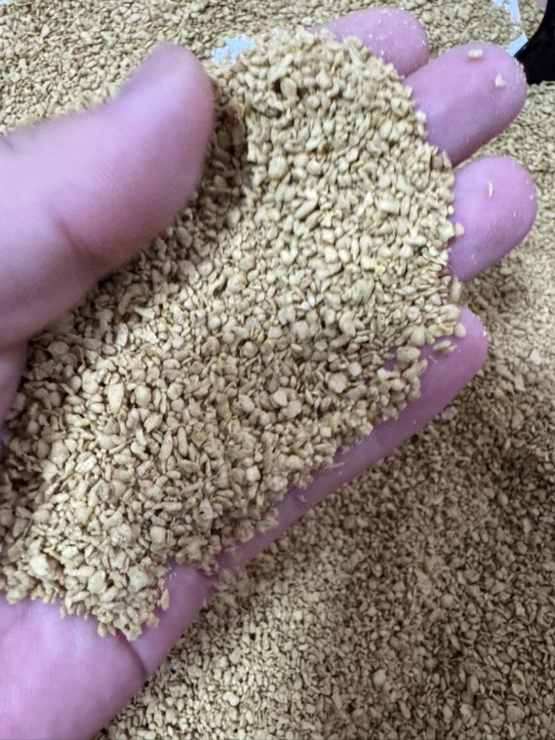 中储粮一级豆粕蛋白43个左右，去皮检测高达46%