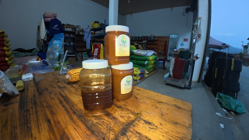 云南边境土蜂蜜农家自产