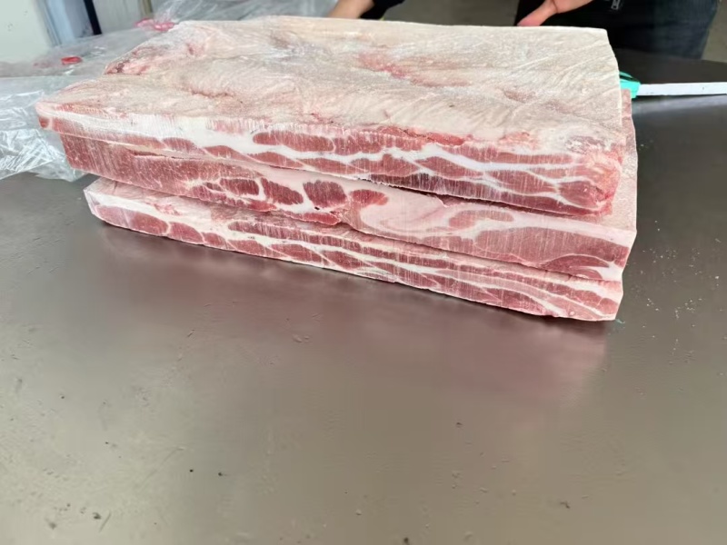 母猪去皮修边中方