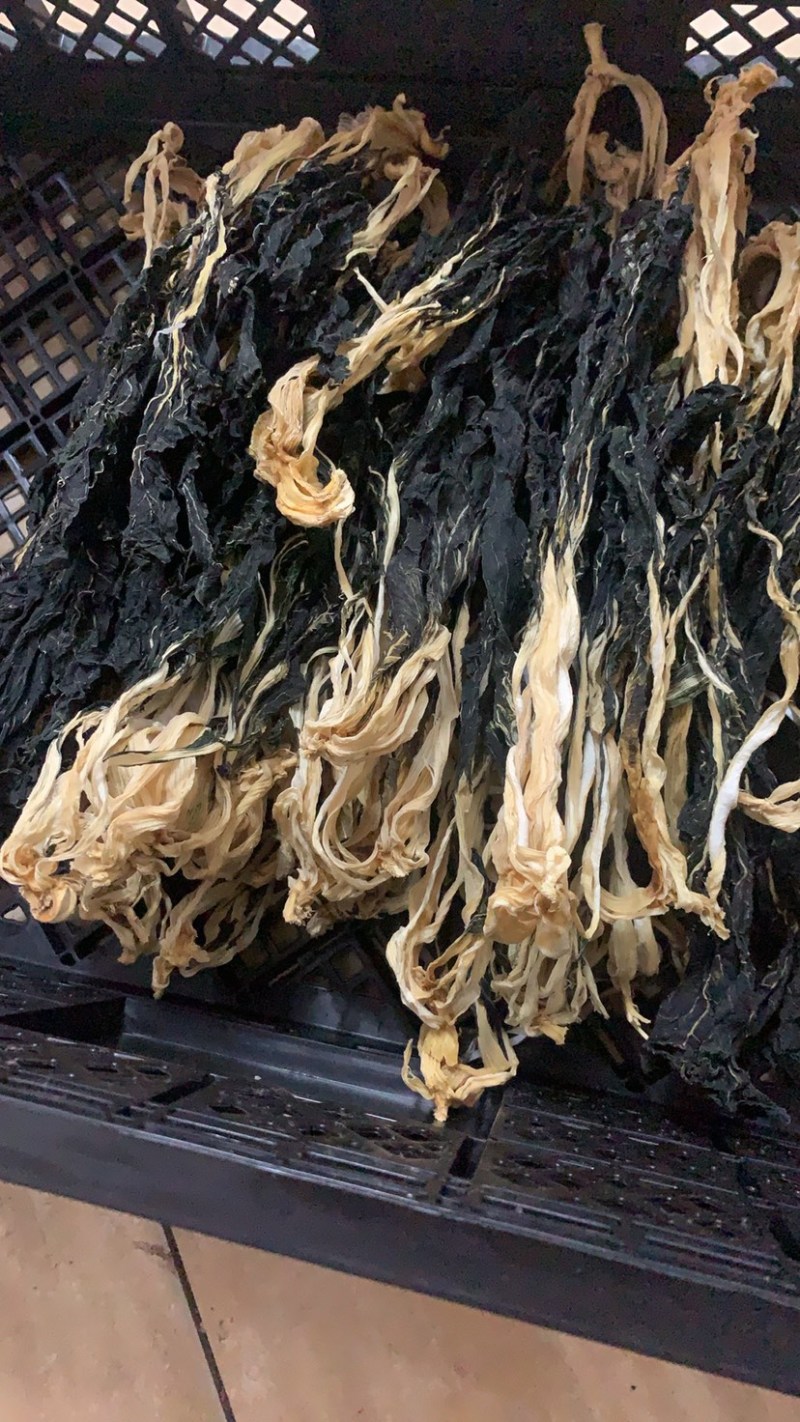 现拍广东英德白菜干人工晒干，质量非常好，供应饭堂学校等等