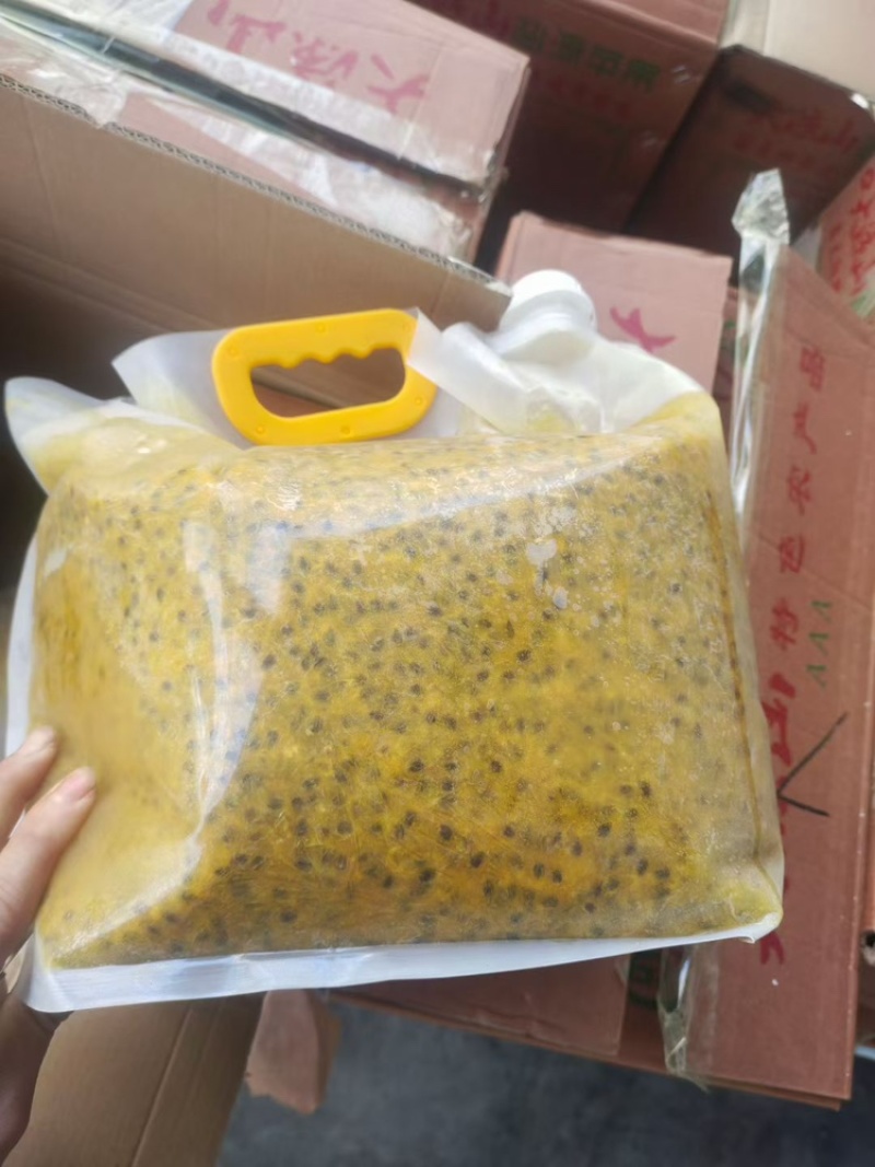 冷冻百香果酱，纯手工保质保量量大从优，产地直供，全国发货！