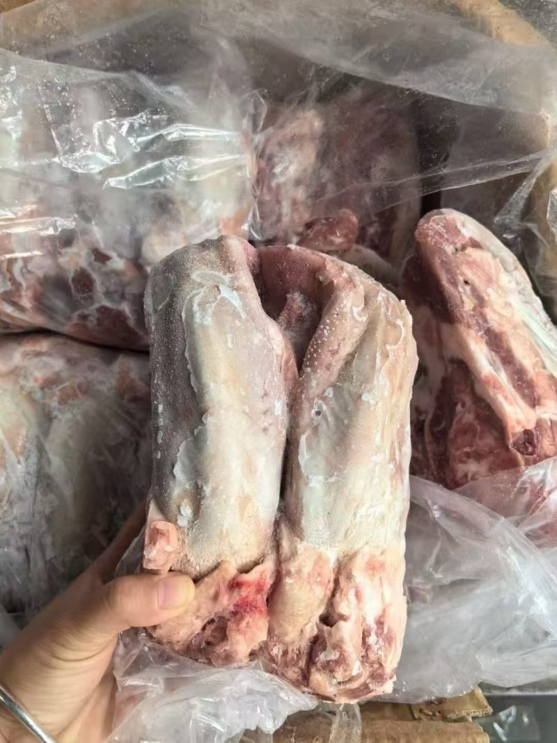 猪口条一箱20一22个猪舌，一箱20斤，根小干货，包裝好