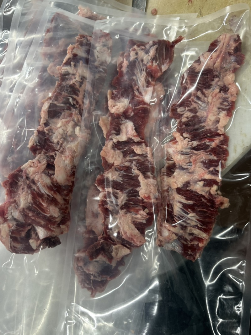 牛裙肉，手续齐全，全国发货，货源充足，需要的老板联系。