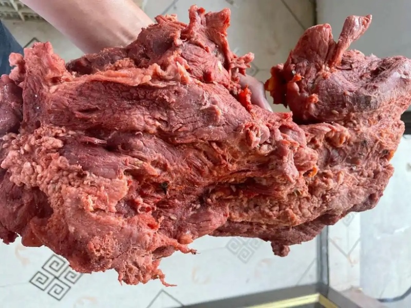 【卤味】卤大块碎牛肉全熟可对接商超餐饮可视频可现货供应