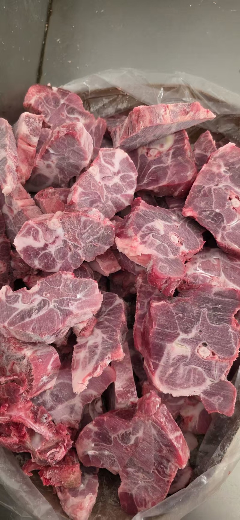 满肉猪颈骨可以代替牛脖骨用